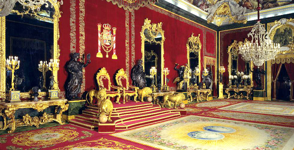 仿造凡尔赛宫的欧洲第三大王宫，两代国王的华丽梦想