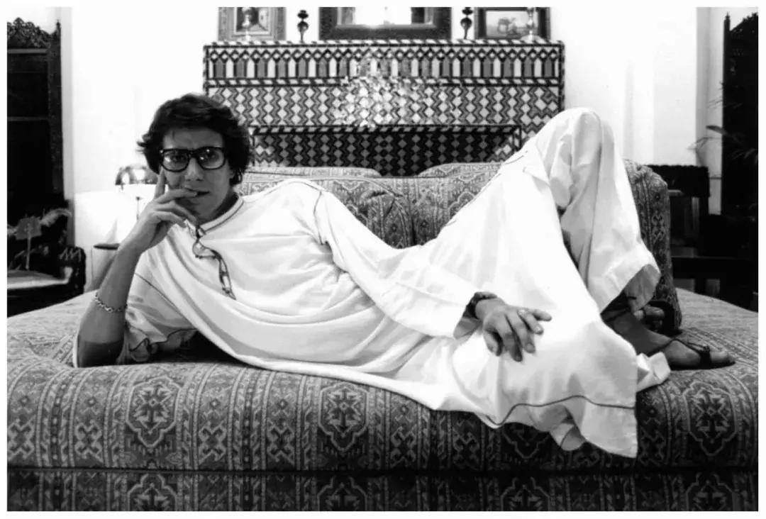 在摩洛哥皇宫，穿拖鞋看秀，是什么体验？