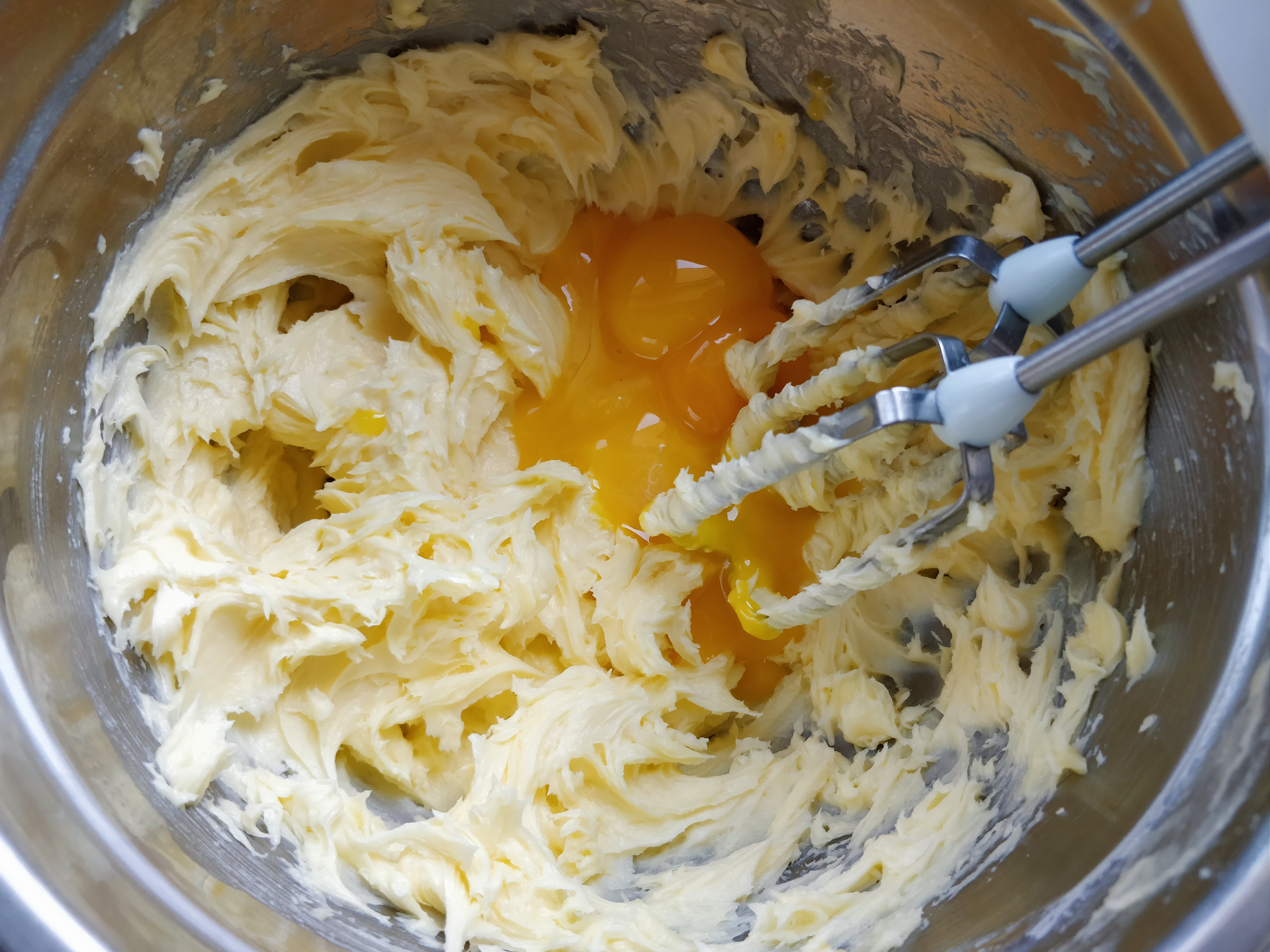 奶黄流心酥苏式月饼,正宗的流心奶黄月饼无糖