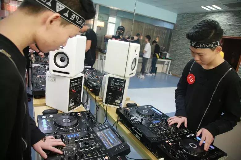 苏华学校DJ教学|DJ培训的入门教学知识选集!