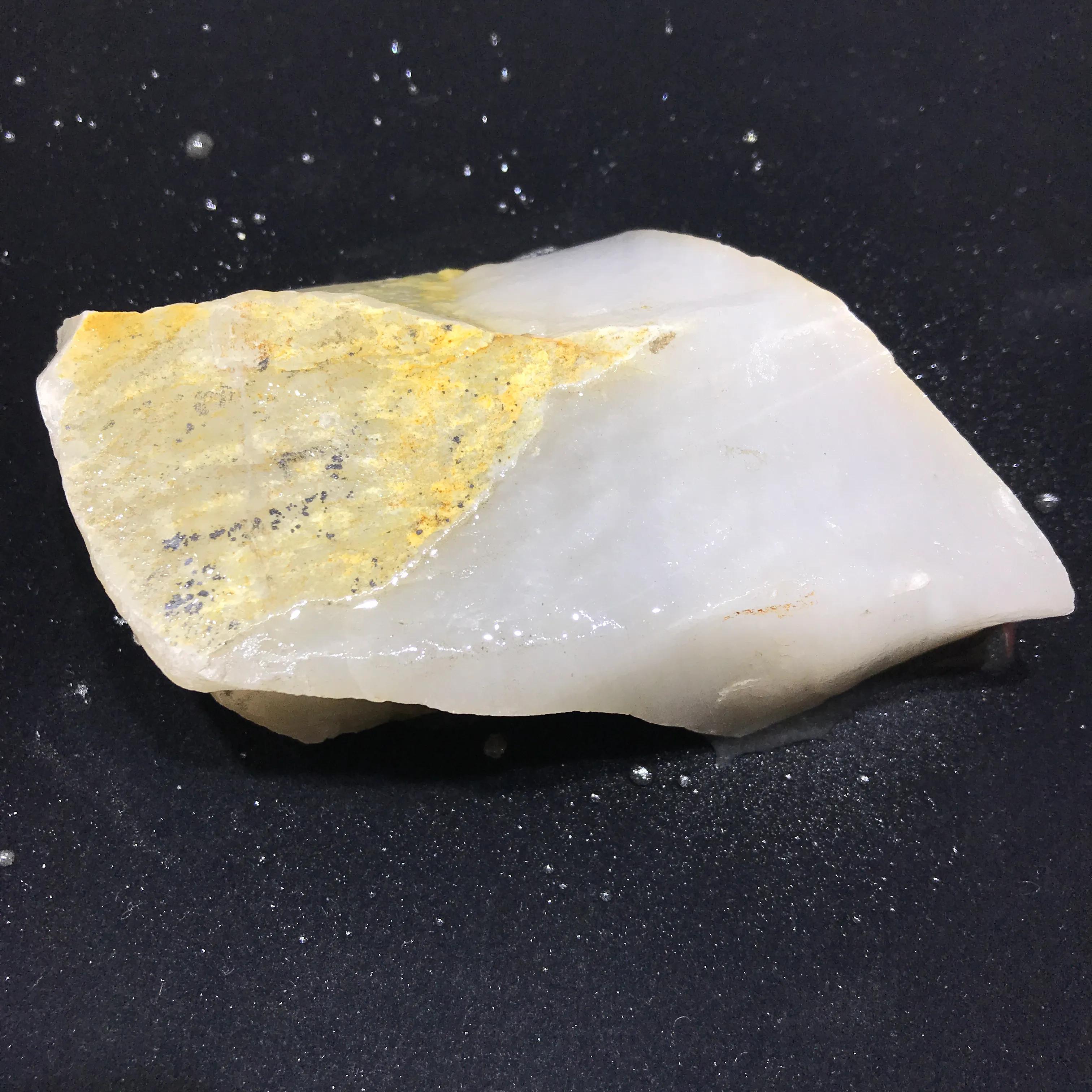 怎么打灯辨别和田玉石真假,玉石手串怎么辨别真假