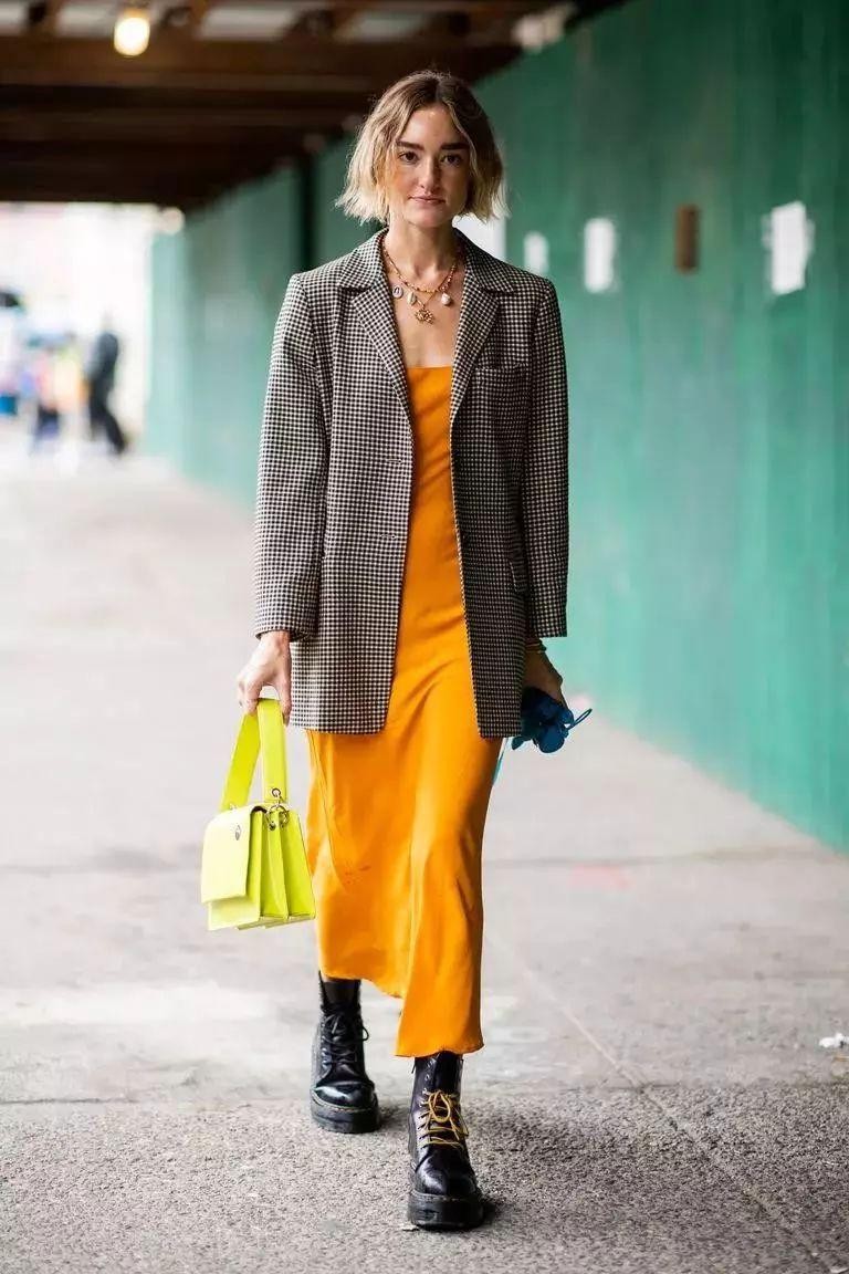 马丁靴百搭裙子推荐,适合配马丁靴的短裙高端轻奢款