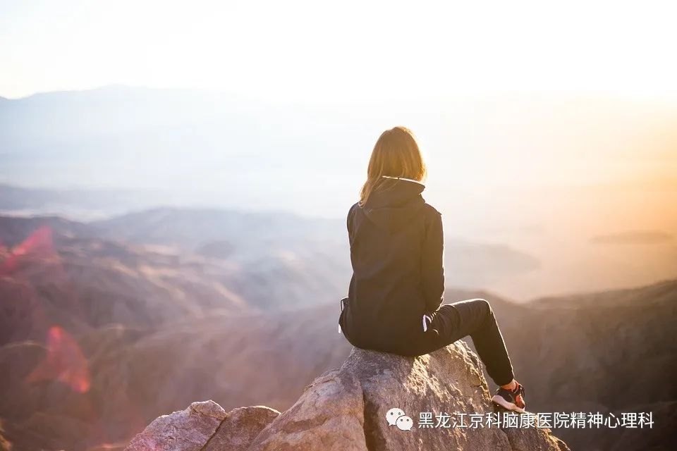 反复回忆过去痛苦的事,经常回忆过去痛苦的事是什么