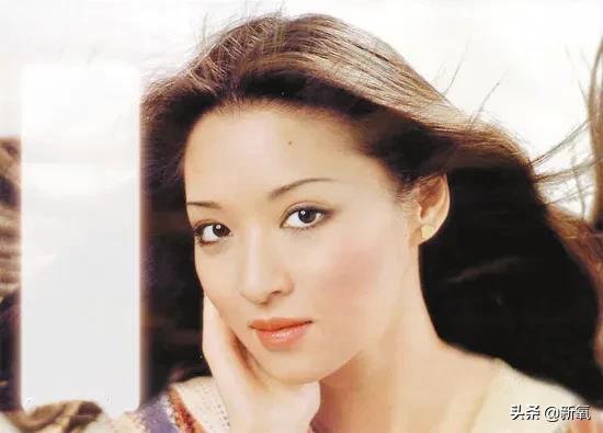 自带情绪的眼睛,最近流行三白眼美人