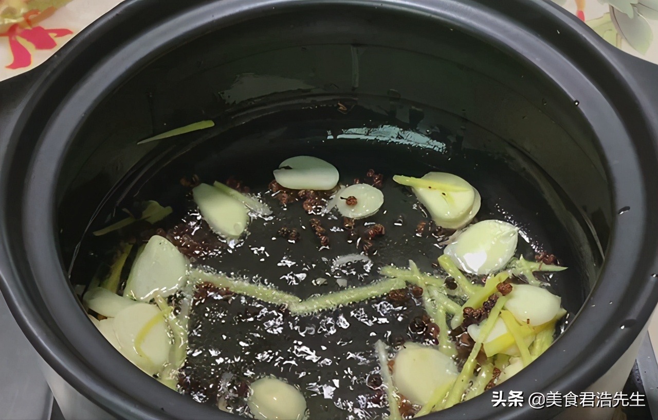 过年要吃鱼教你懒人做法用料简单,天冷就要多吃鱼