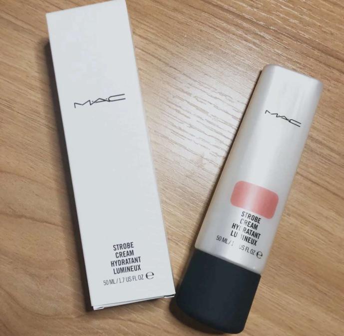 妆前乳和粉底液有什么好用的吗,妆前乳和粉底液哪个必须用遮瑕液