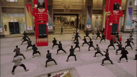 画家流水线作画,修车工人绘画