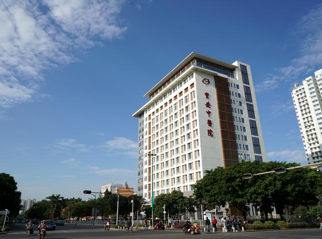 预防尿毒症保护好肾脏谨记4件事,预防肾病警惕这4个信号