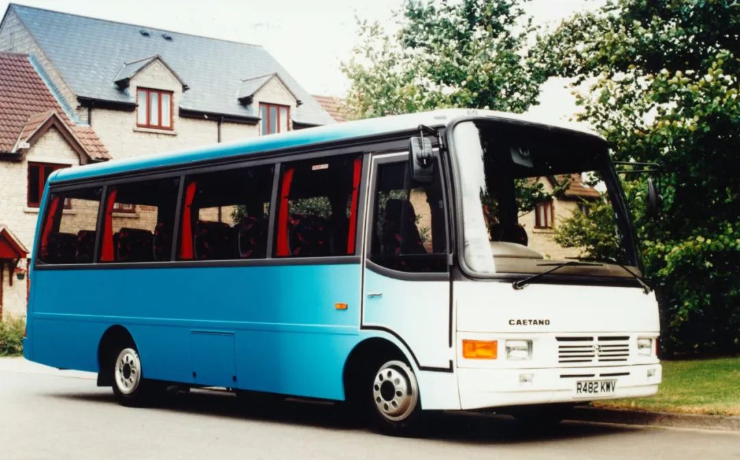 丰田最强的面包车考斯特,丰田考斯特23座中巴车驾驶体验