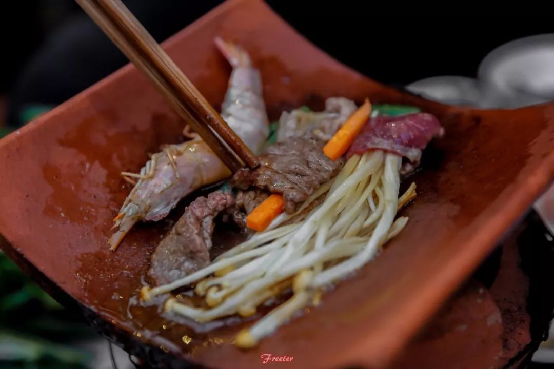 瓦片烤肉是哪里的,正宗瓦片烤肉