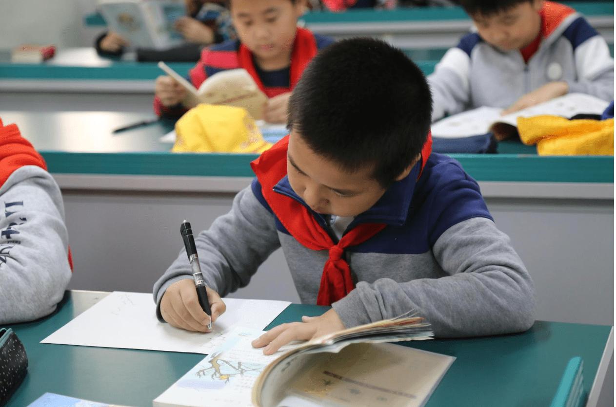 熬夜写作业和早起写作业哪个好,初中生作业写不完怎么复习预习