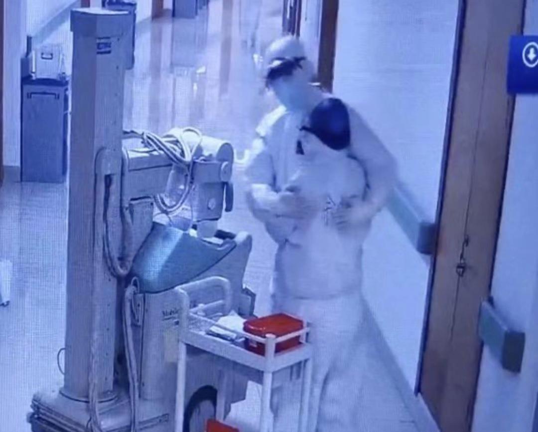 疫情面前,请看看他们......