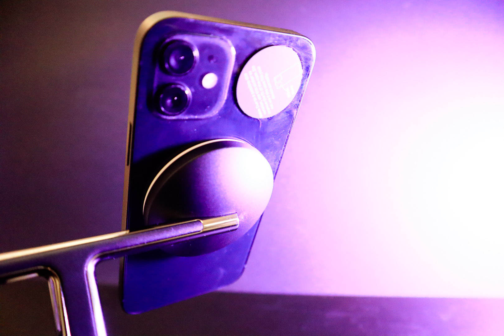 地表最强无线充？且看贝尔金三合一无线充值不值千元