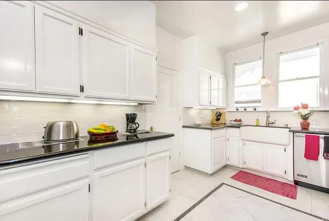 白柜子会变黄怎么办,白柜子用久了会泛黄吗