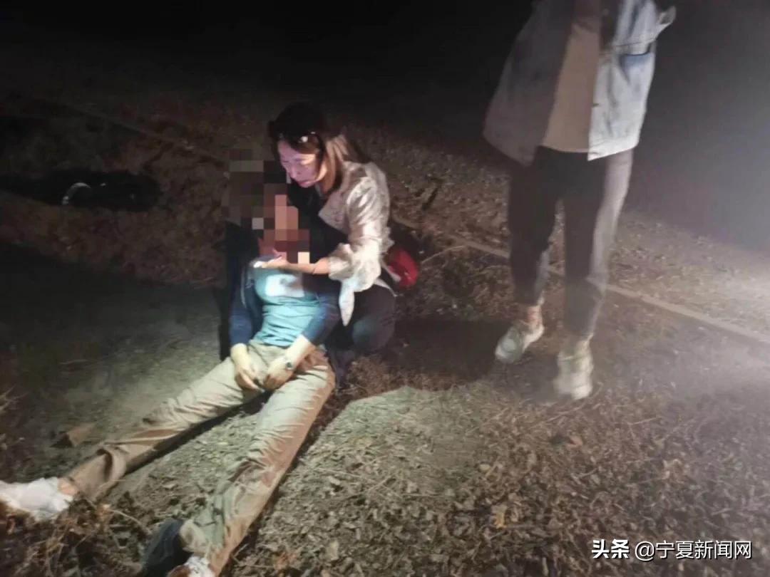 宁夏银川女子开车,凌晨5点女子把车开进河里