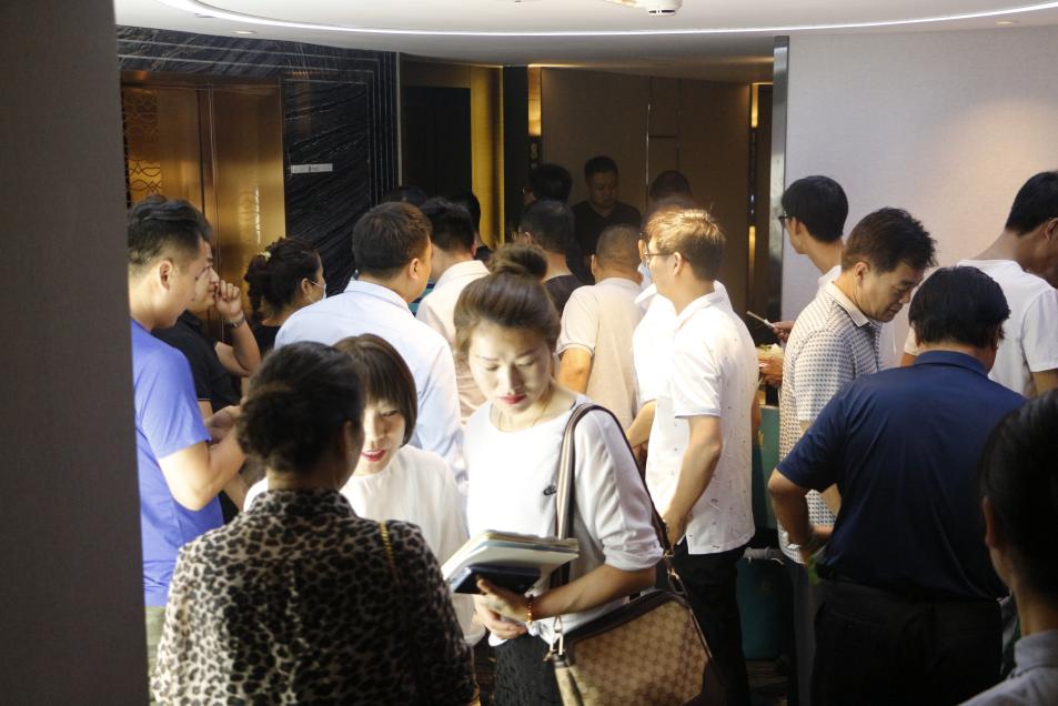 坤逸酒店集团主办2020年酒店业的生存与发展在西安成功举办