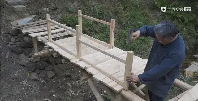 木工大叔年收入100万,木工大爷一年收入多少