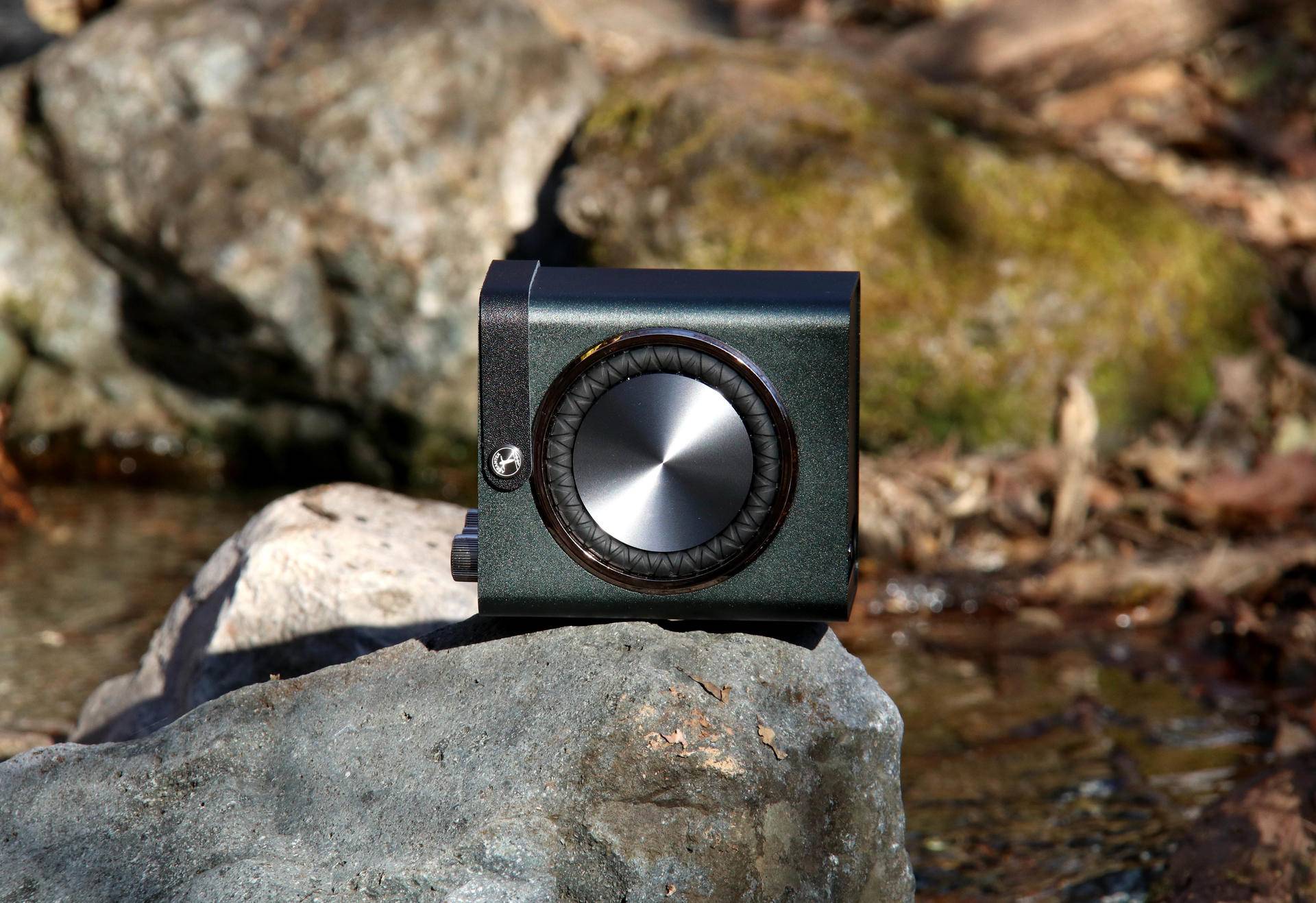 高颜值+好音色+K歌欢唱，金刚6便携蓝牙音箱随身携带的ktv