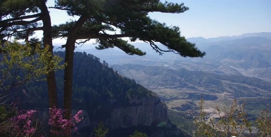 五岳北岳恒山攻略,五岳中的北岳是恒山吗