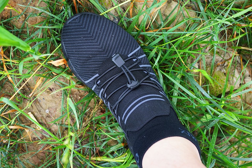 不怕脏，不怕水，还很轻！OneMix小黑鞋评测