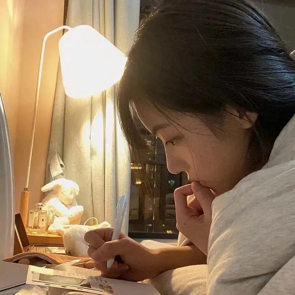 期末周｜学习*党**-换上最符合读书人心态的头像，萌宠辣妹表情包