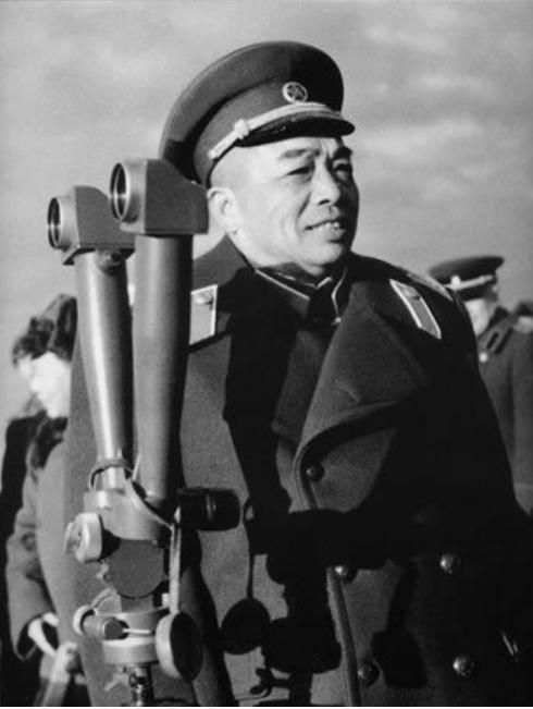 毛主席独自珍藏毛岸英遗物26年，毛岸英牺牲后他曾休养两个多月