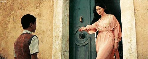 她是全球公认的最性感女神：“裸露”却不情色的人间*物尤**