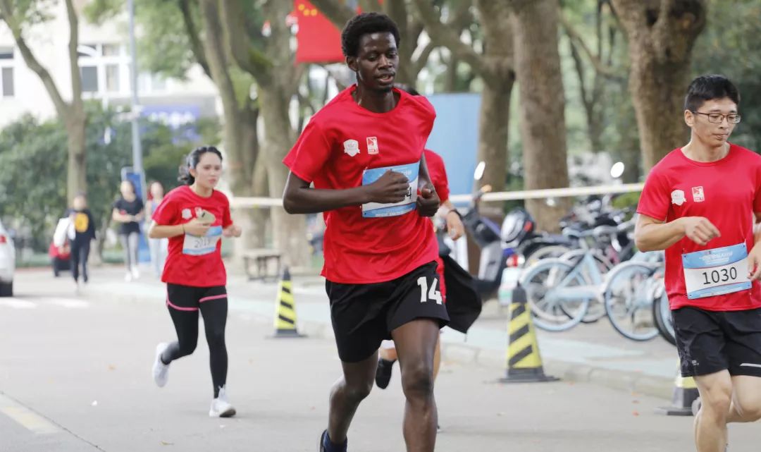 奔跑吧，少年|2019中国大学生马拉松联赛宁波大学站激情开跑