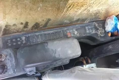 如何鉴别二手卡特挖掘机,二手卡特320d挖掘机多少钱一台