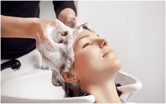 洗头发的正确方法才能让头发柔顺,干枯毛躁洗头发的正确步骤学生党