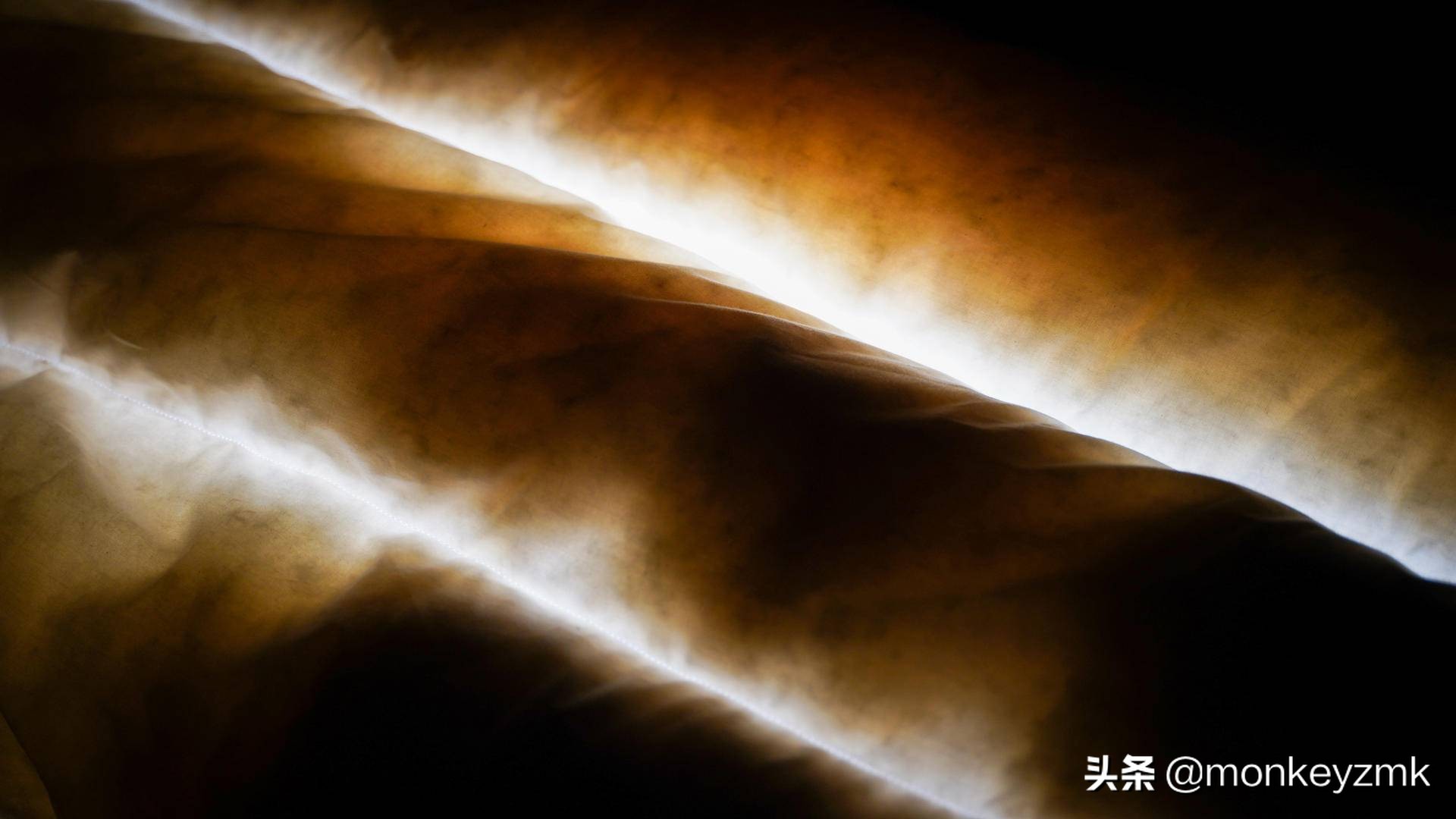 羽绒枕荞麦枕哪个贵,羽绒枕价格差距为什么那么大