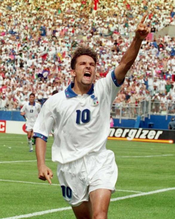 世界足坛公认的十位足球运动员,世界足坛史上十大足球巨星