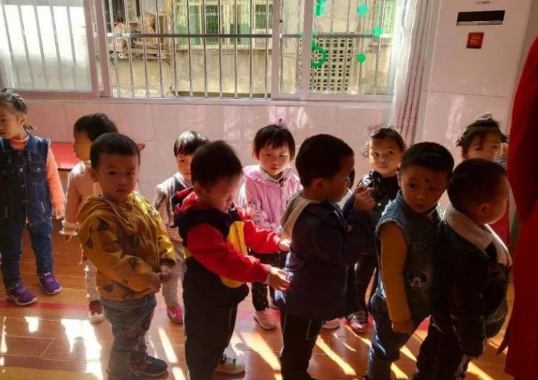 为什么小孩不在幼儿园大便,小孩子为什么不在幼儿园大便