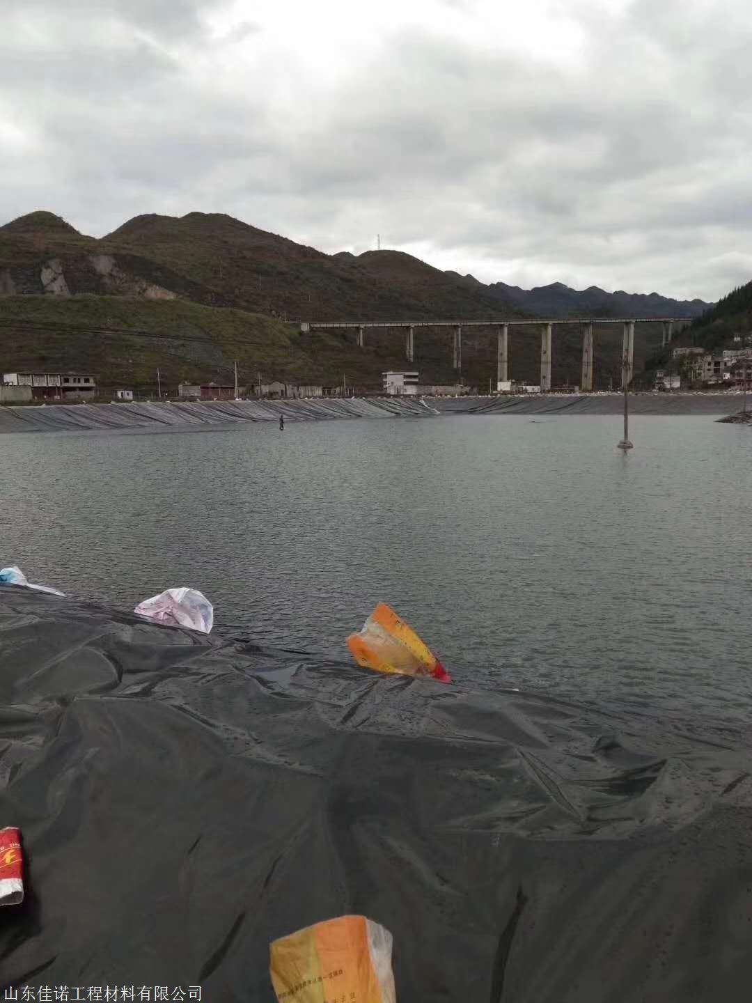 鱼塘防水膜多少钱一斤,鱼塘防水膜价格