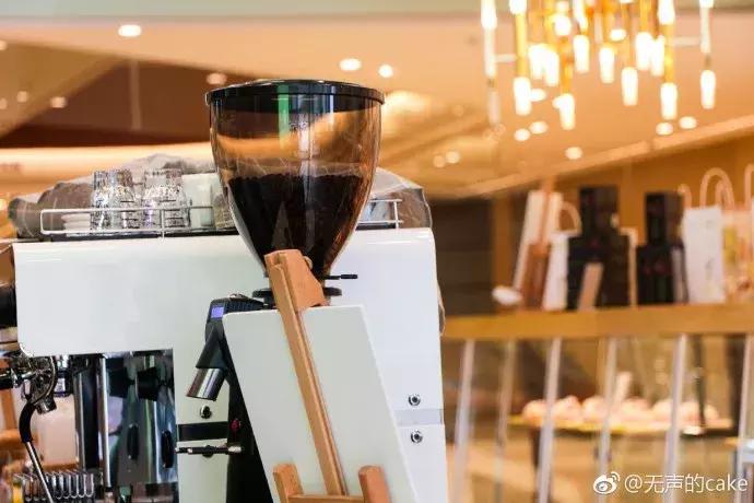 这个车行洗车速度慢10多分钟,但来过的客人都成了回头客