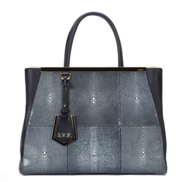 珍珠鱼鱼皮磨皮方法,珍珠鱼皮的颜色是染色还是天然