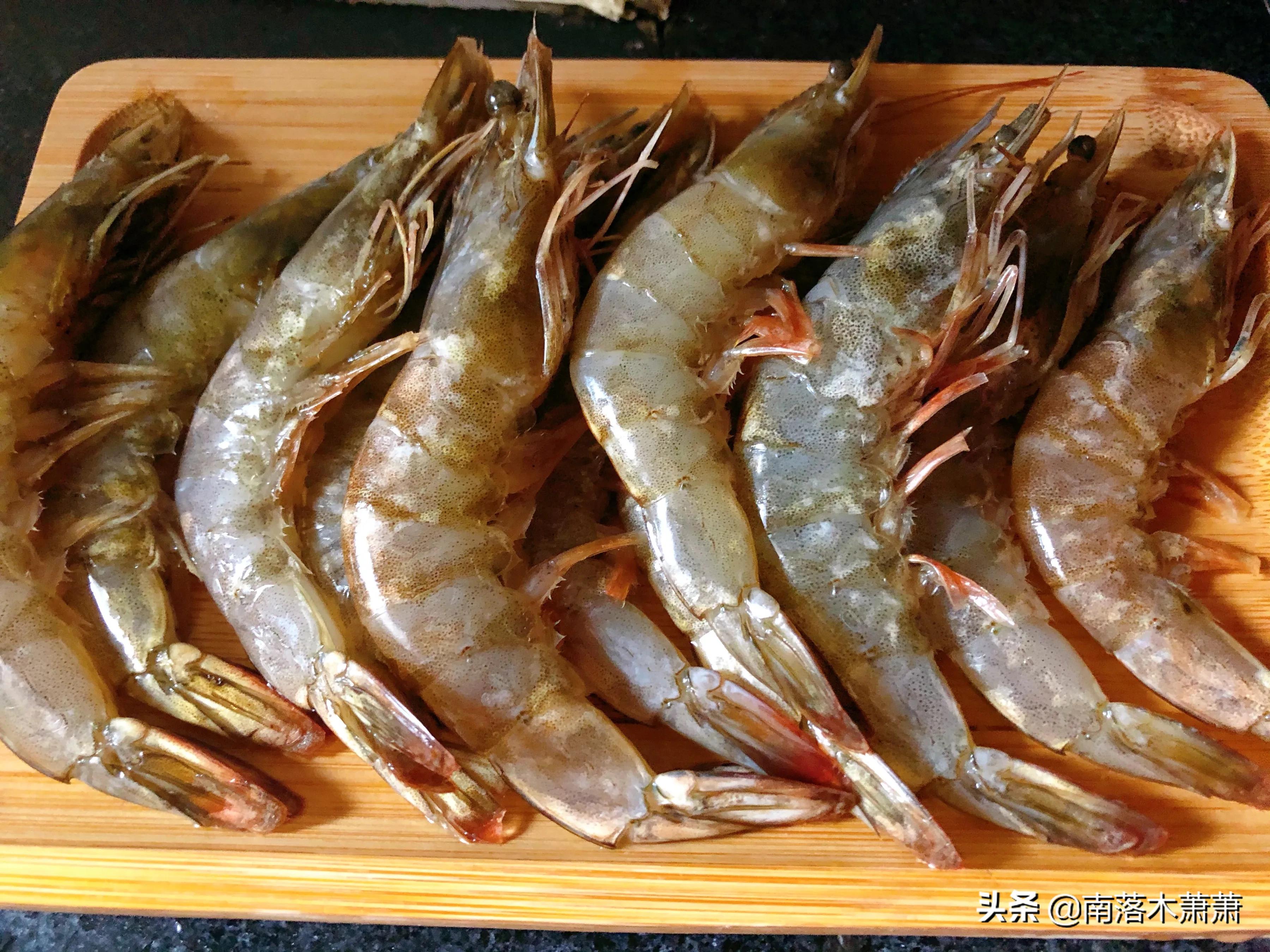 水煮大虾是冷水下锅还是开水下锅,水煮大虾是热水下锅还是凉水下锅