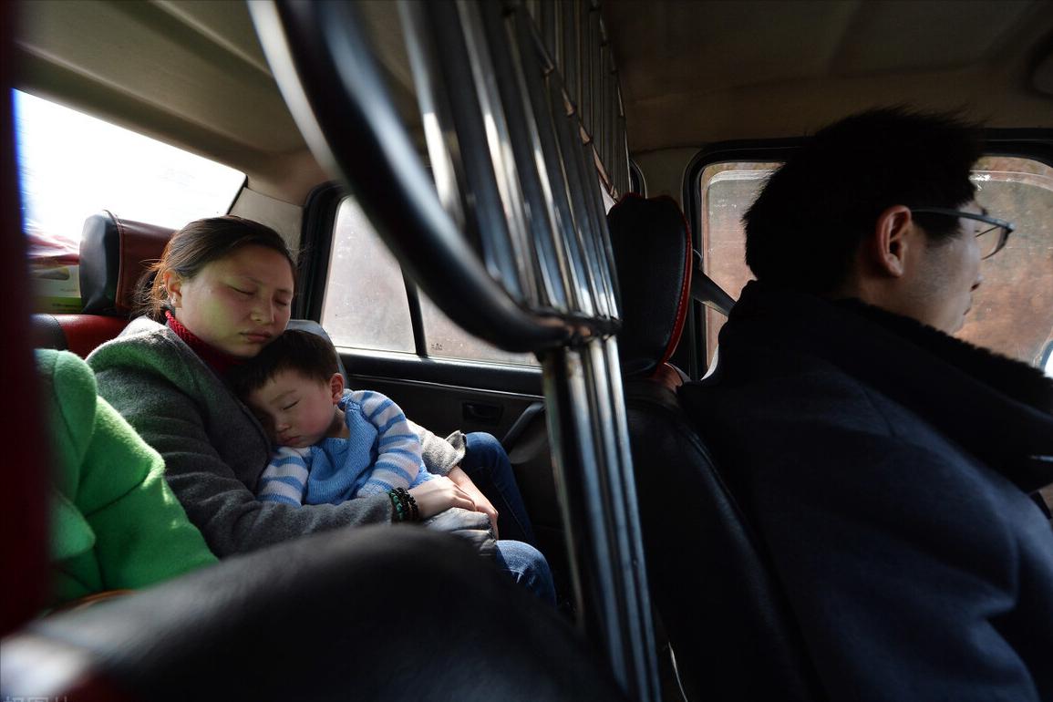 为啥坐车玩手机晕车,一玩手机就晕车怎么缓解