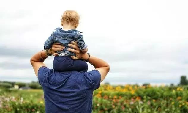 十八岁少女跟男网友私奔,十八岁女孩跟男网友私奔