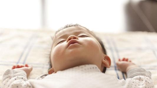 宝宝成长100天变化,宝宝出生后的训练