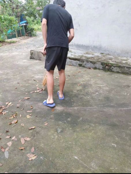 大渡口中学狠抓暑期劳动教育，落实“书记项目”