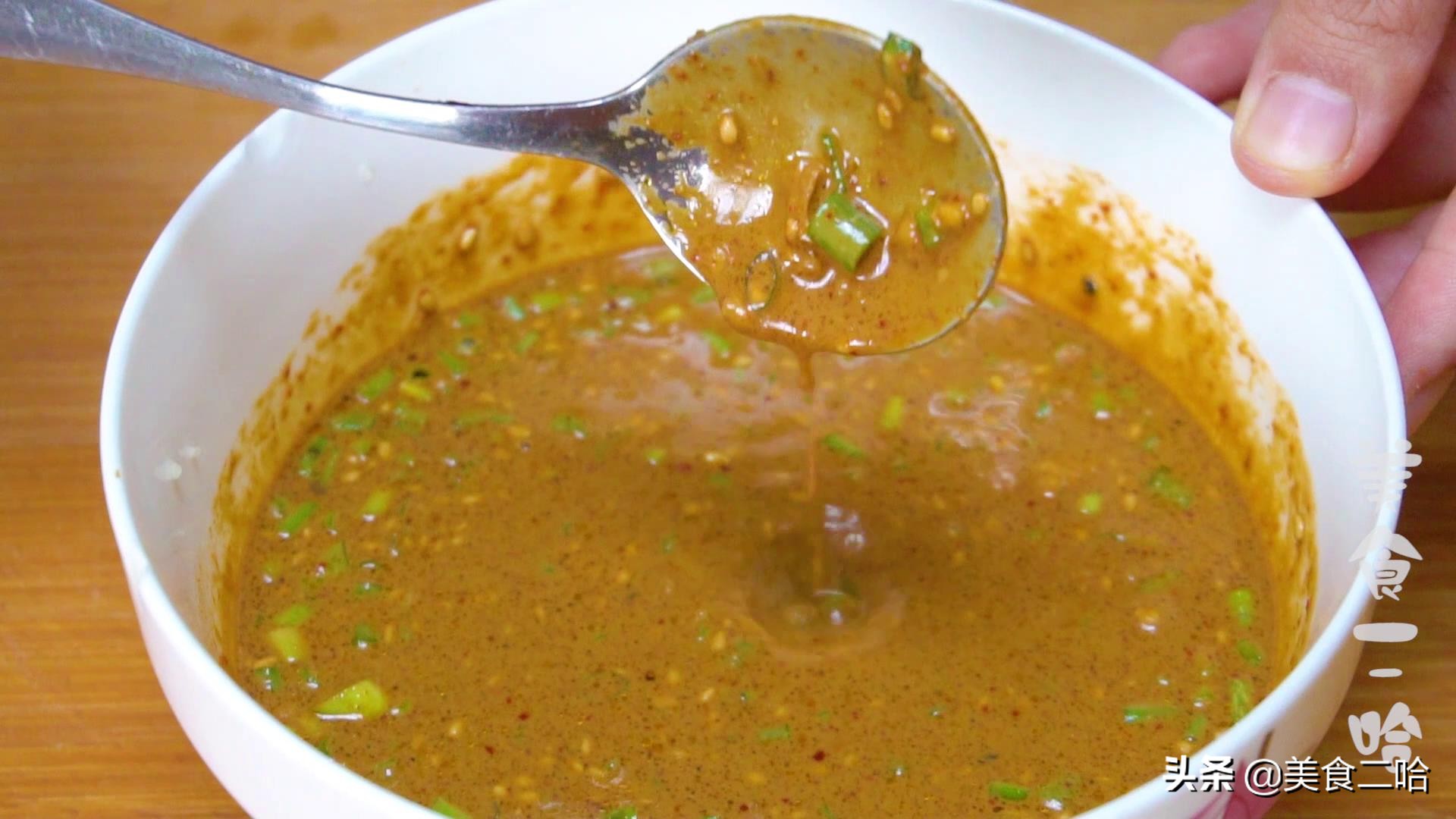 今日早餐凉面怎么做,怎么制作简单又好吃的拌面蘸料