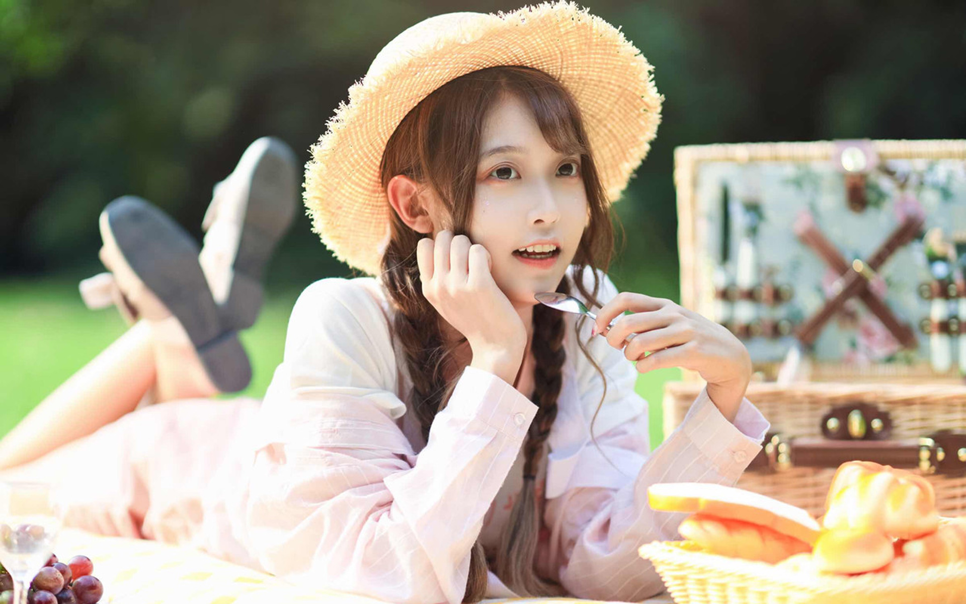 情绪多变脾气捉摸不透,情绪善于伪装