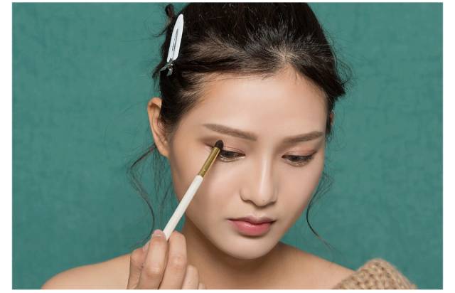 美妆的十个小技巧,美妆三个技巧视频