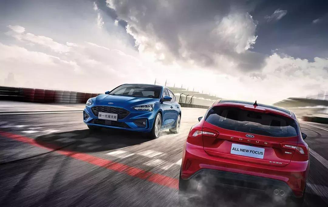 福克斯和朗逸比较,a级轿车大众朗逸参数