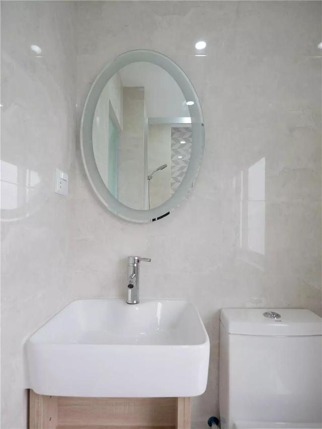 卧室改造极简风格主卧,小户型改造客厅次卧打通一半