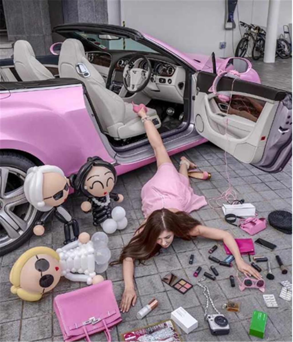 摔跤炫富弱爆了！在这些明星的“手段”面前，简直是过家家！