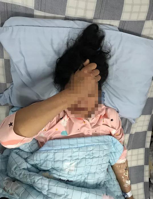 广西南宁一女子砍猪骨后发烧40度,砍猪骨头的刀砍到手会得破伤风吗