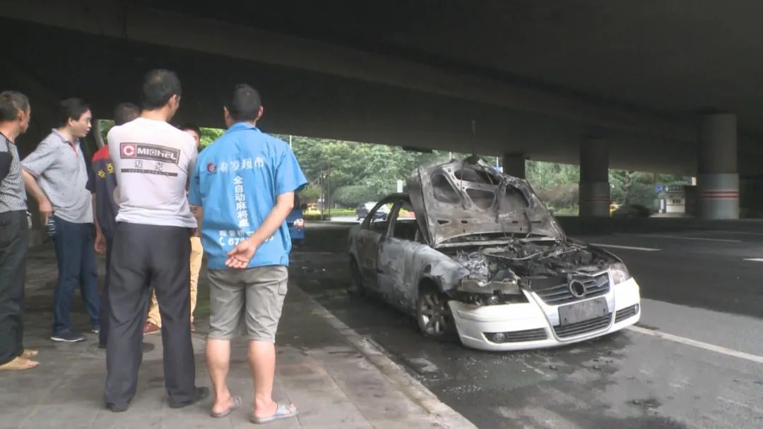 不到10万就能开一台掀背轿跑回家,不到10万就能买到很好的车