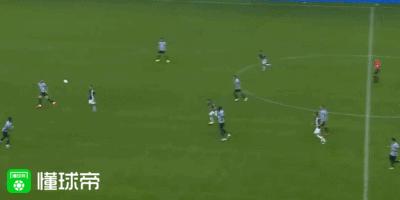 武磊绝平巴萨球迷高喊武磊,武磊让球迷陷入疯狂赛场